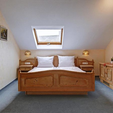 Landgasthof Falken Huttlingen 部屋 写真