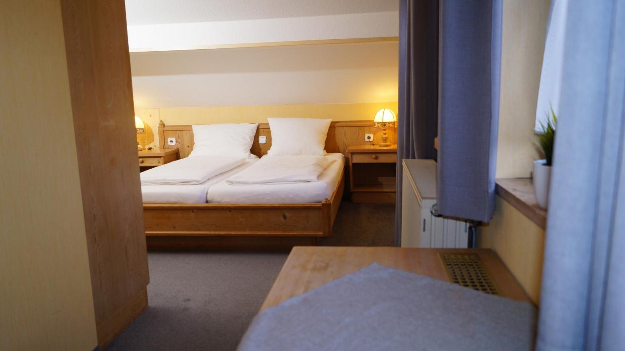 Landgasthof Falken Huttlingen 部屋 写真