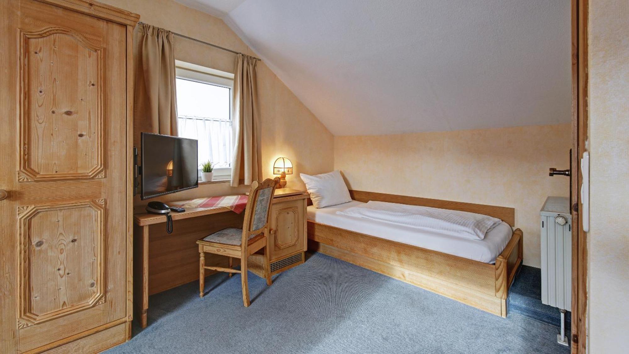Landgasthof Falken Huttlingen 部屋 写真