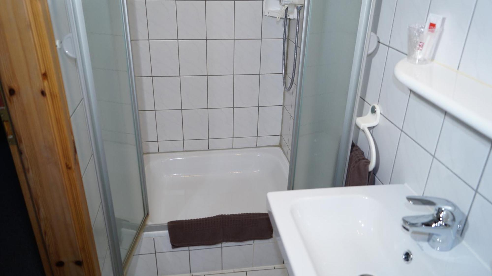 Landgasthof Falken Huttlingen 部屋 写真