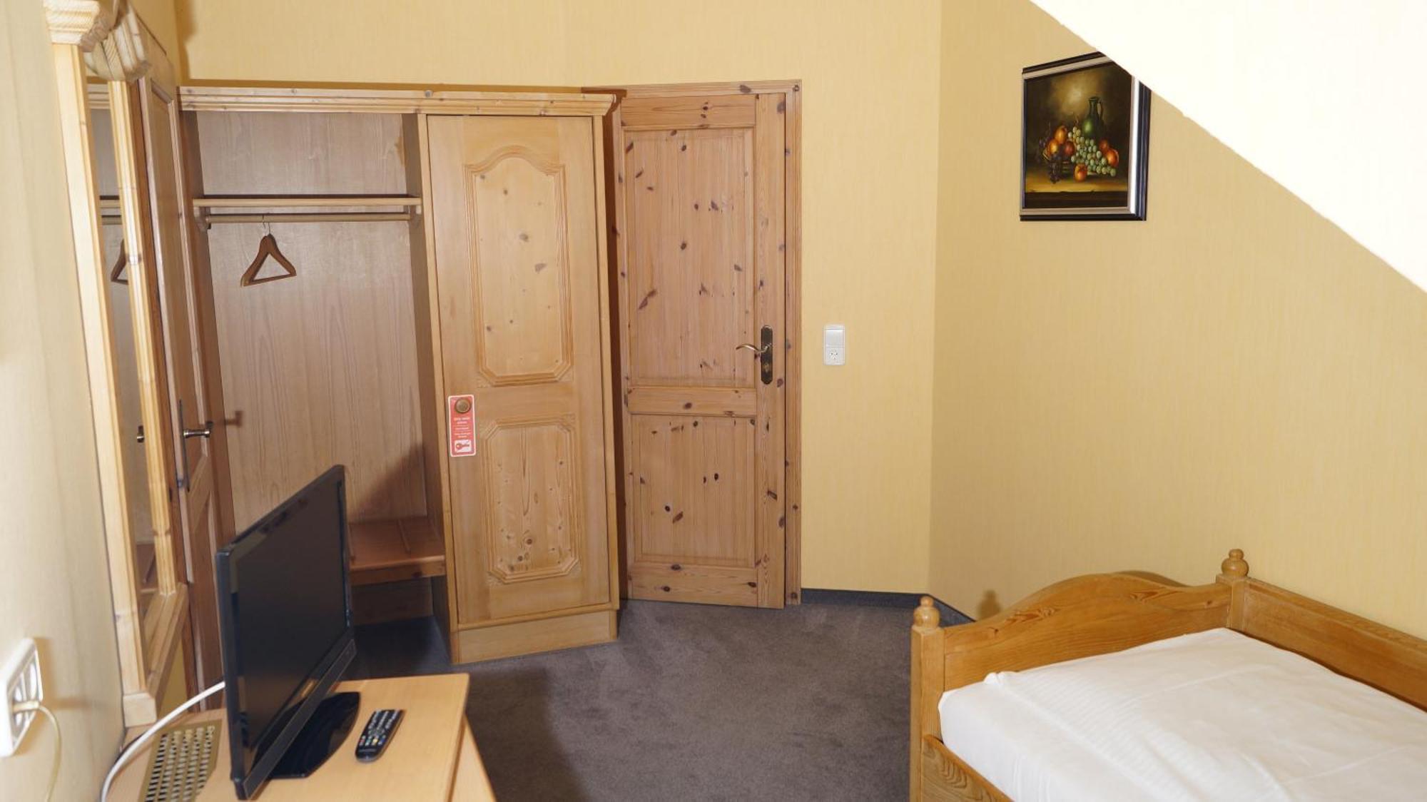 Landgasthof Falken Huttlingen 部屋 写真