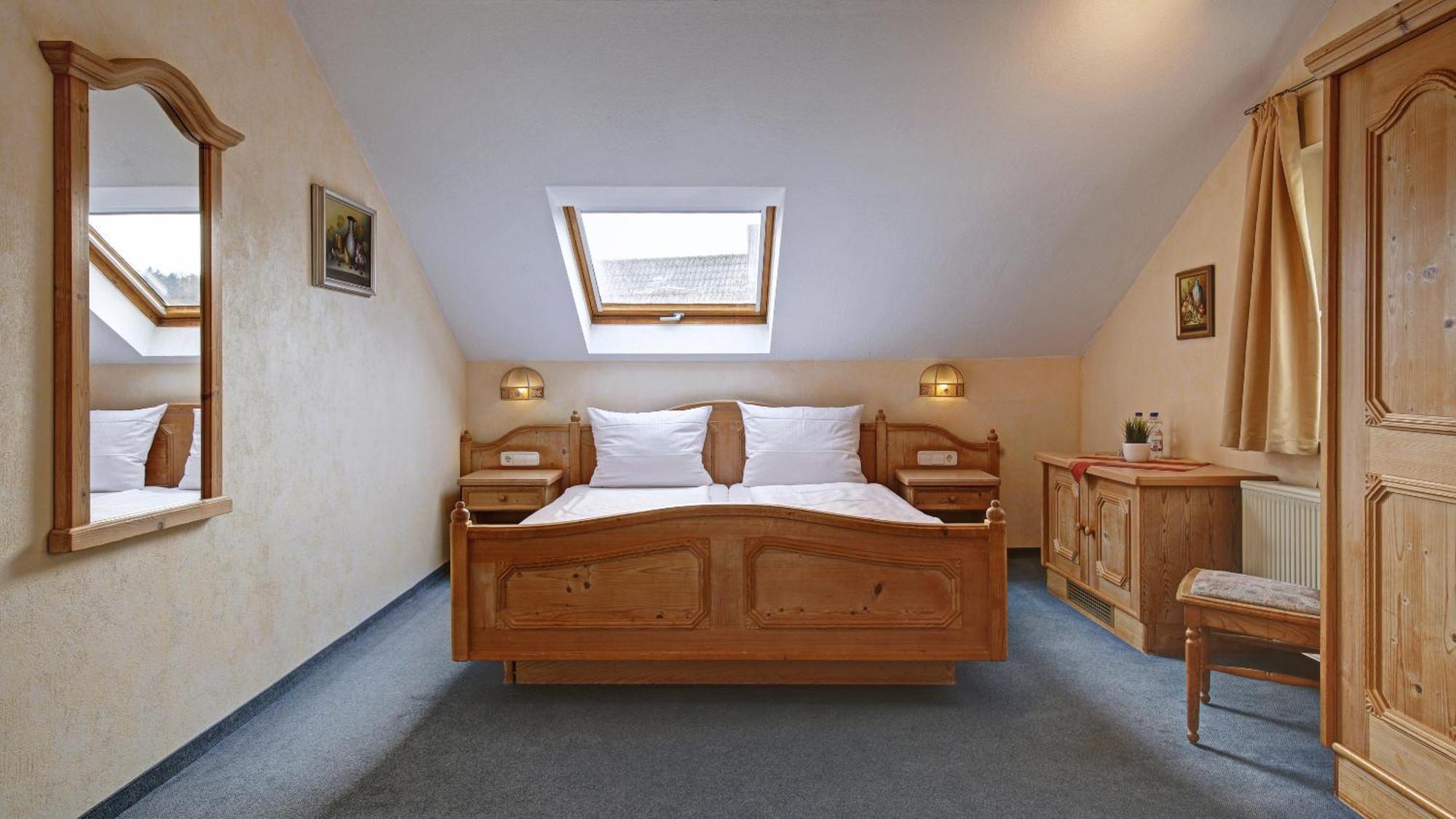 Landgasthof Falken Huttlingen 部屋 写真