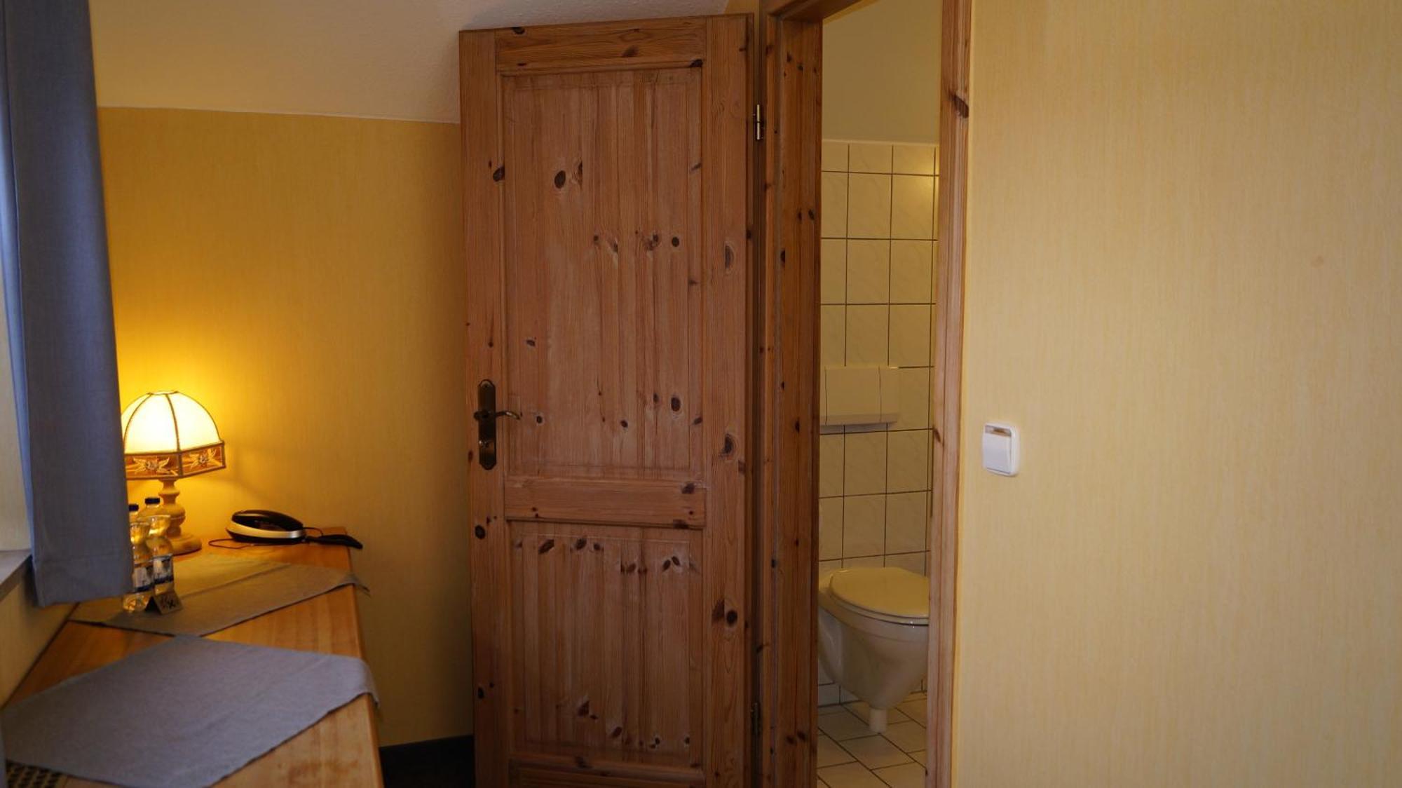 Landgasthof Falken Huttlingen 部屋 写真